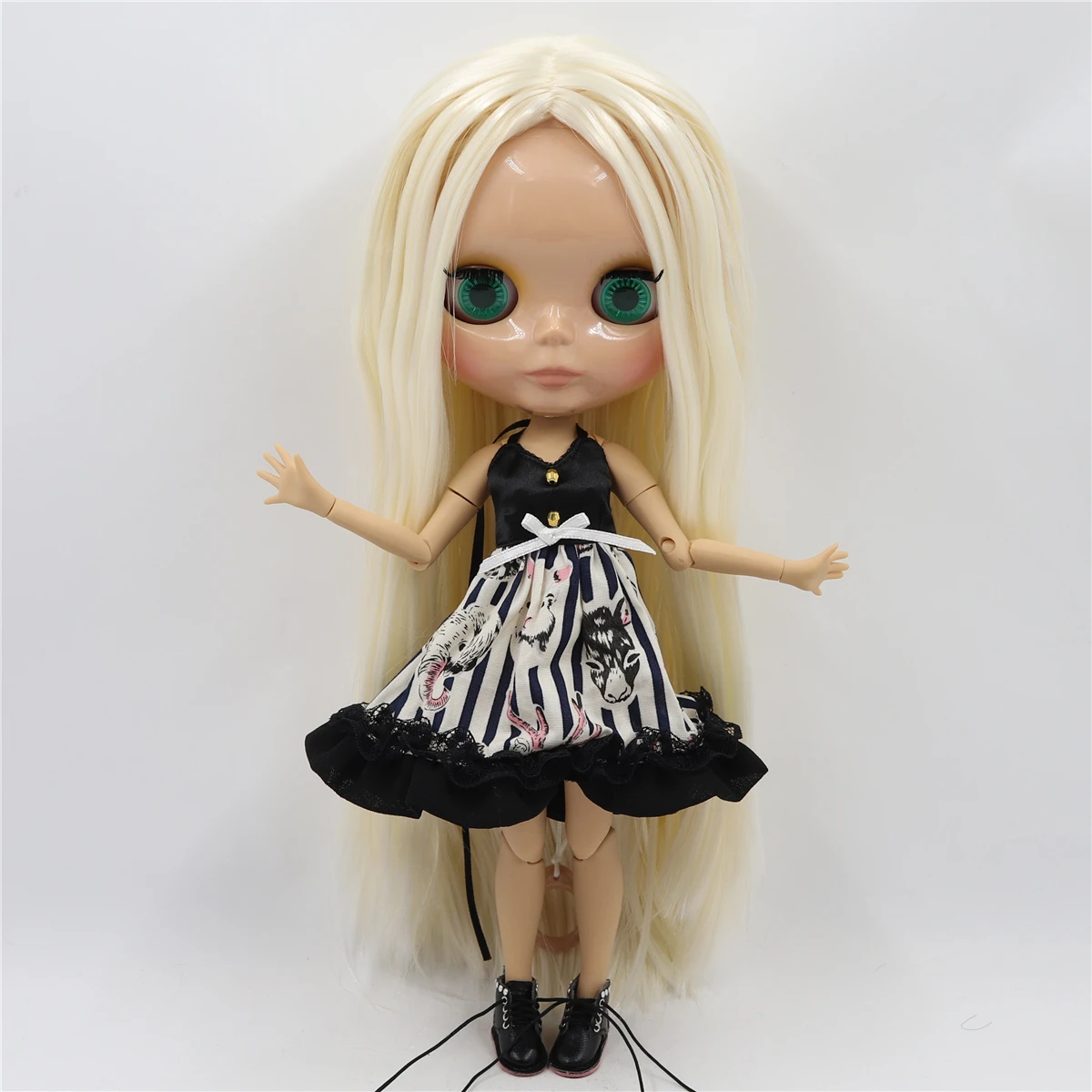 Neo Blythe Doll with Blonde Hair, Tan Skin, Shiny Cute Face & Factory Jointed Body 2