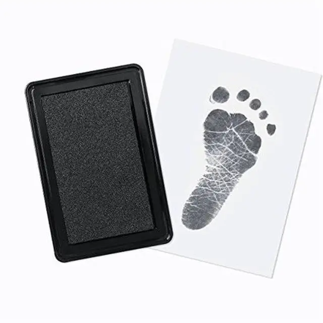 2018 Photo Frame Kit Newborn Baby Handprint and Footprint with Clean Touch Ink Pad