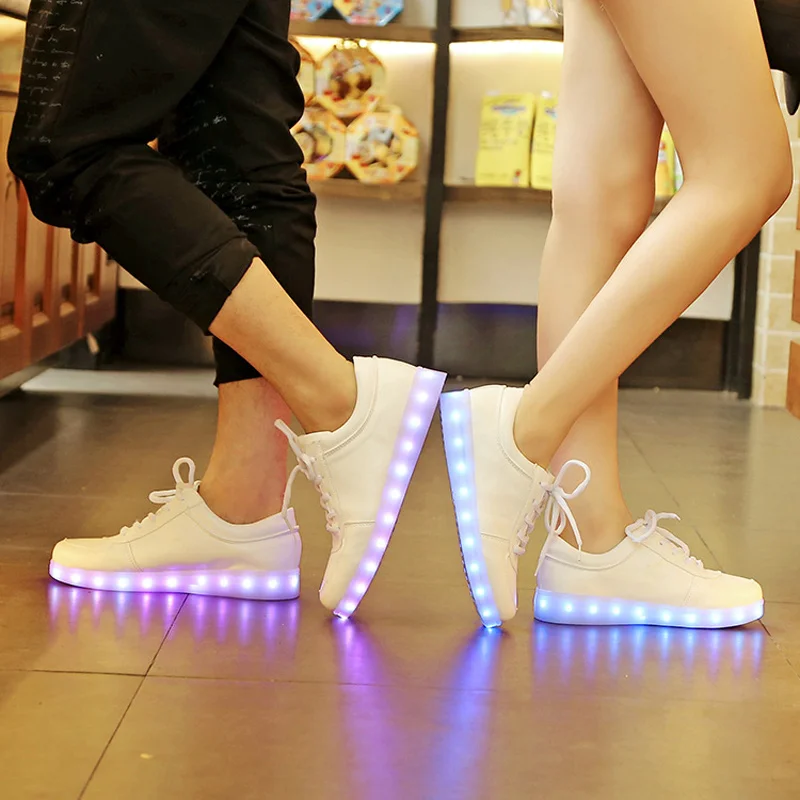 

KRIATIV luminous sneakers Kids Light Up shoes with light Slippers Led Children Shoes Boy&Girl Glowing Sneakers White Shoes