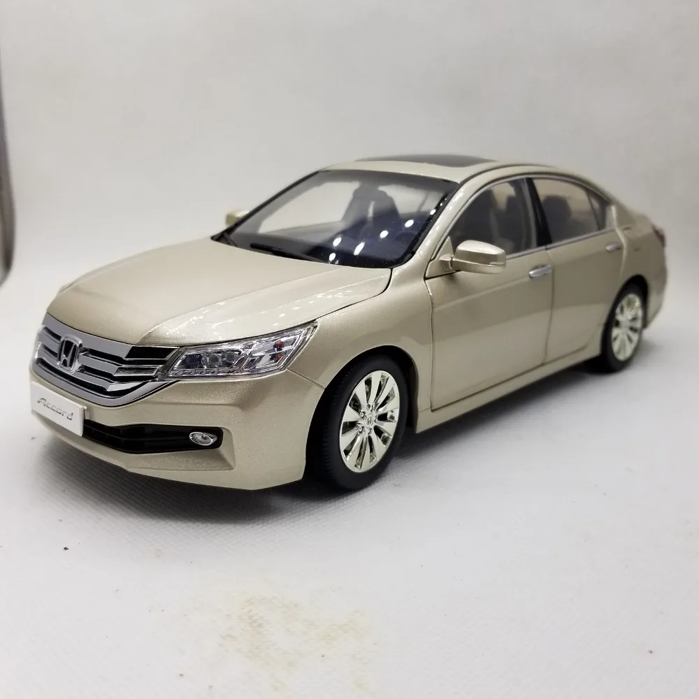 

1:18 Diecast Model for Honda Accord 9 2014 Gold Sedan Alloy Toy Car Miniature Collection Gifts MK9 9th Generation