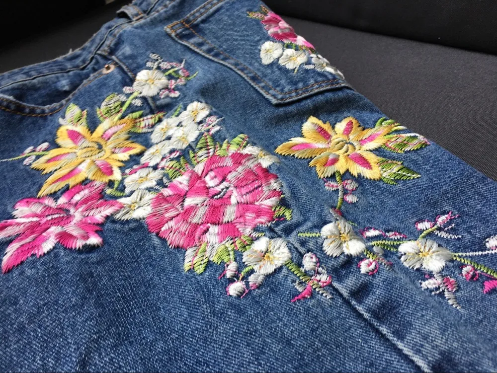 2017 Europe and the United States women\'s three-dimensional 3D heavy craft bird flowers before and after embroidery high waist Slim straight jeans large code system 46 yards (23)