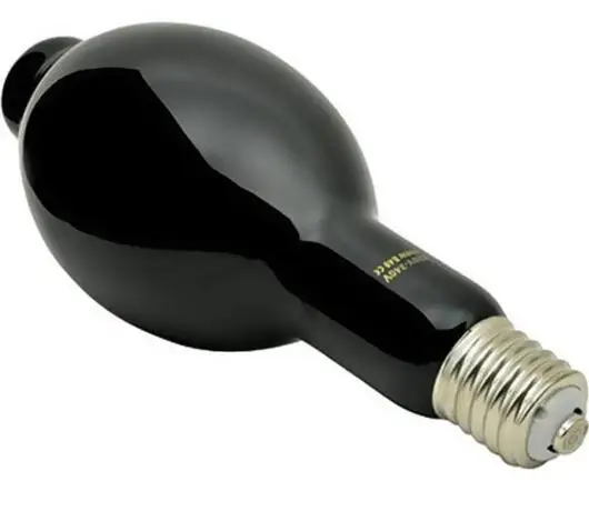 источник черного света. ультрафиолетовое излучение. луч от прожектора. лампа уф (ультрафиолетовая) 8 вт люминесцентная blb, t5 g5 для цветов. специальная лампа ультрафиолетовая blb 4w t5 g5 16x136мм черное стекло.