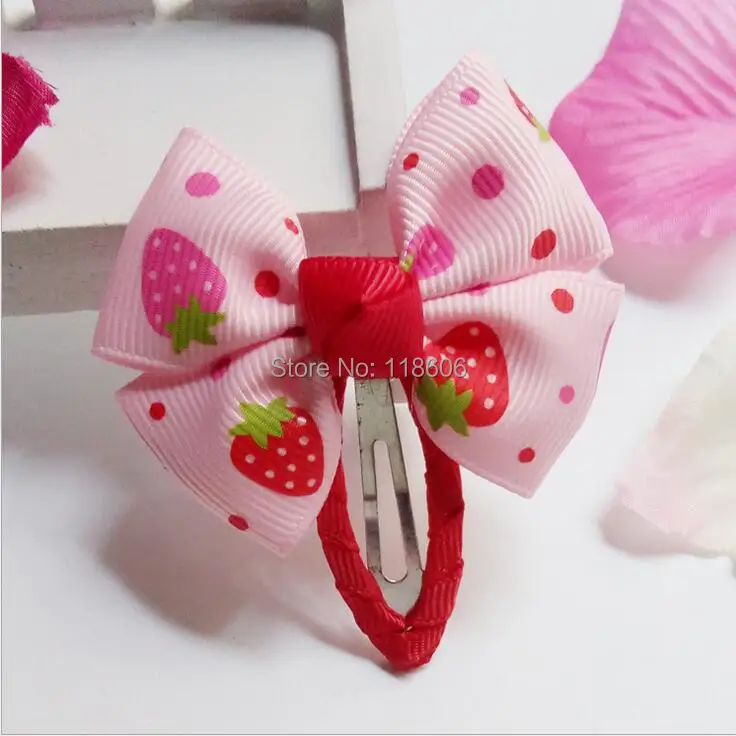 strawberry hairbow2.jpg