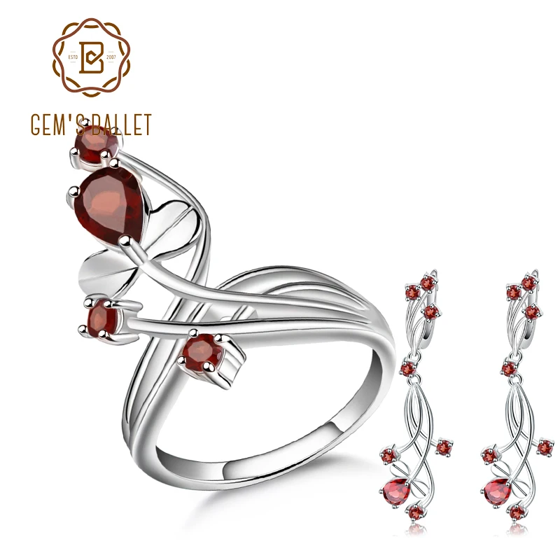 Серьги и кольцо женские из серебра 925 пробы с натуральным красным