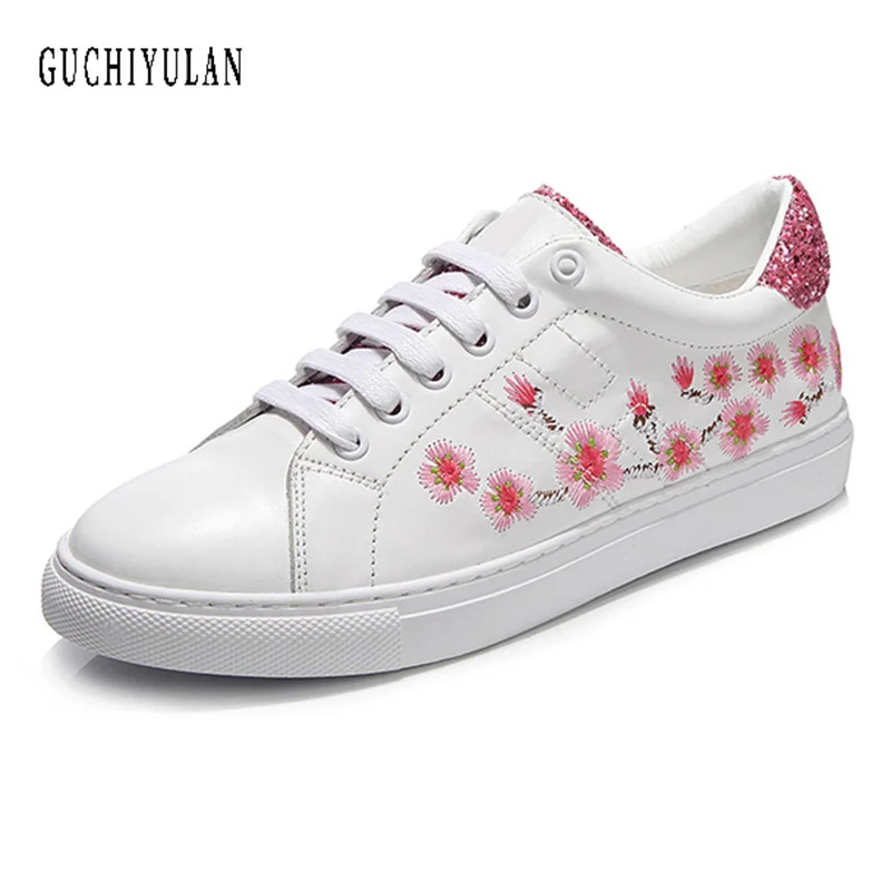 

Women's Soft Genuine Leather embroidery Shoes Fashion Woman Flat round toe Driving Moccasins Shoes casual loafers Size 9