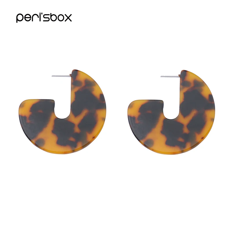 

Peri'sbox 2018 Hot Leopard Tortoise Hoop Earrings for Women Minimalist Acrylic Earrings Light Weight Earrings Factory Wholesale