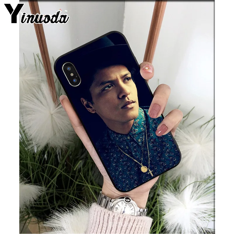 Singer bruno mars