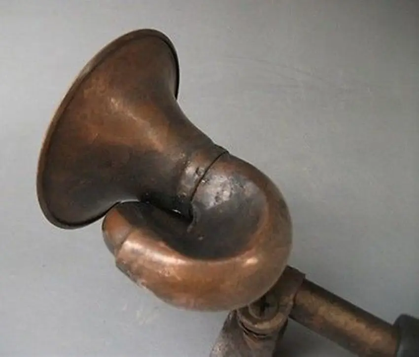 China Collectible Old Handwork A Rare Bronze Bicycle Horn Gift China Collectible Old Handwork A Rare Bronze Bicycle Horn Gift