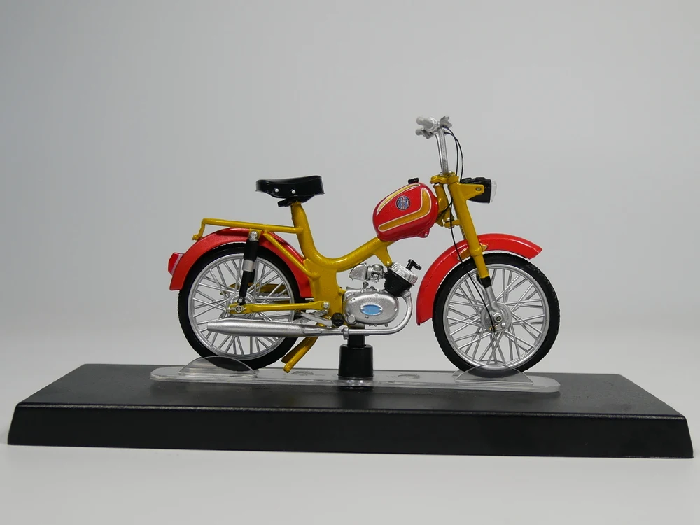 Автоматическая модель Inn 1:18 для мотоцикла OMER MON AMI 3V| |