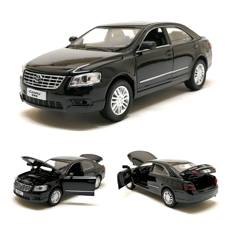 1:32 Scale TOYOTA CAMRY Alloy Diecast Metal Car ModelToy With Pull Back Sound Light Kids Gifts ...