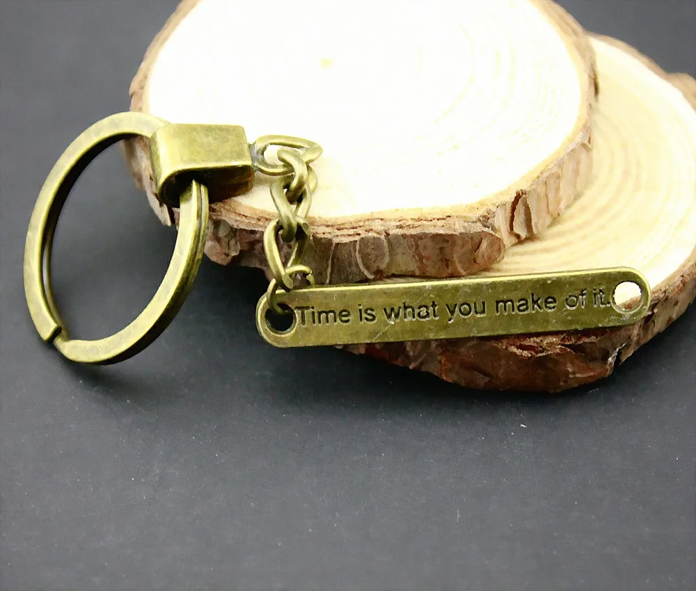 Серебряные карманные часы dynamo. Статуэтка рука. Рукопожатие скульптура. Time souvenir. Сувенир "время мыться".