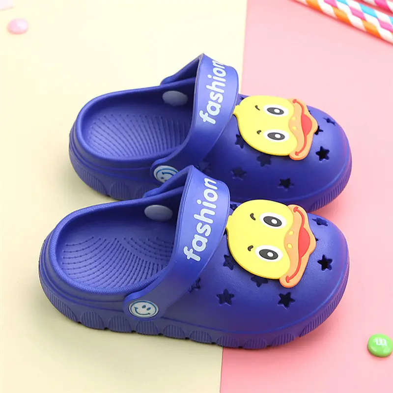Модные пляжные тапочки для мальчиков и девочек; детские сандалии с рисунком медведя; Летняя детская обувь; дышащая Нескользящая детская обувь