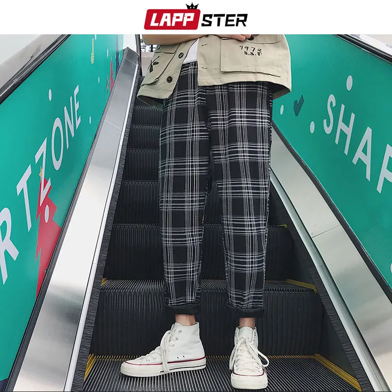 LAPPSTER الشارع الشهير الأصفر منقوشة السراويل الرجال ركض 2019 رجل عارضة مستقيم سراويلي حريمي الذكور الكورية الصيف السراويل الترنك زائد حجم