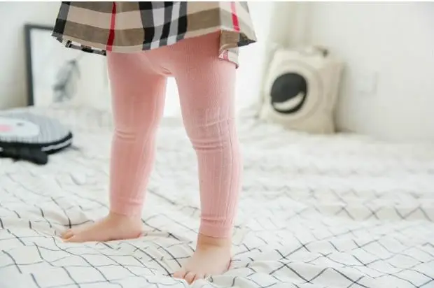 От 0 до 24 месяцев, для маленьких девочек и мальчиков хлопковые леггинсы для детей, детские кареточная ткань однотонный регулярная средняя Elasic талии Милые штаны