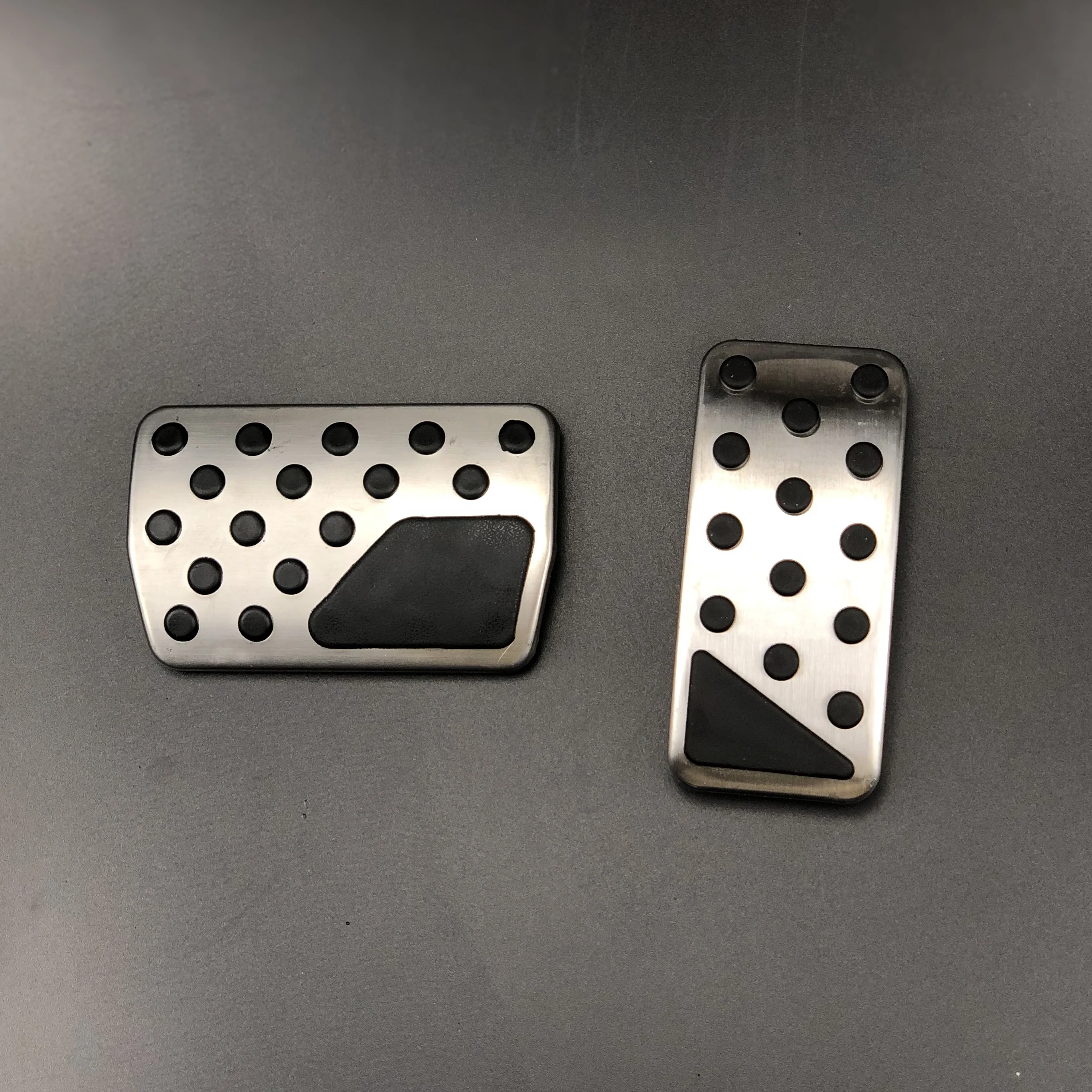 

Accelerator Gas Fuel Brake Pedals Pad Cover AT For Jeep PATRIOT 2008-2016 Jeep Compass 2008-2016 Anti-slip Car Styling Covers
