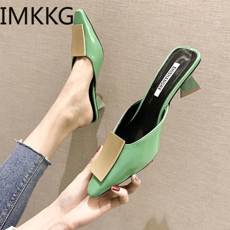 

2019 Summer Fashion Women Pointed Toe Slipper Low Heels Outsides Ladies Slides Luxury Brand Beach Mules Shoes F90097