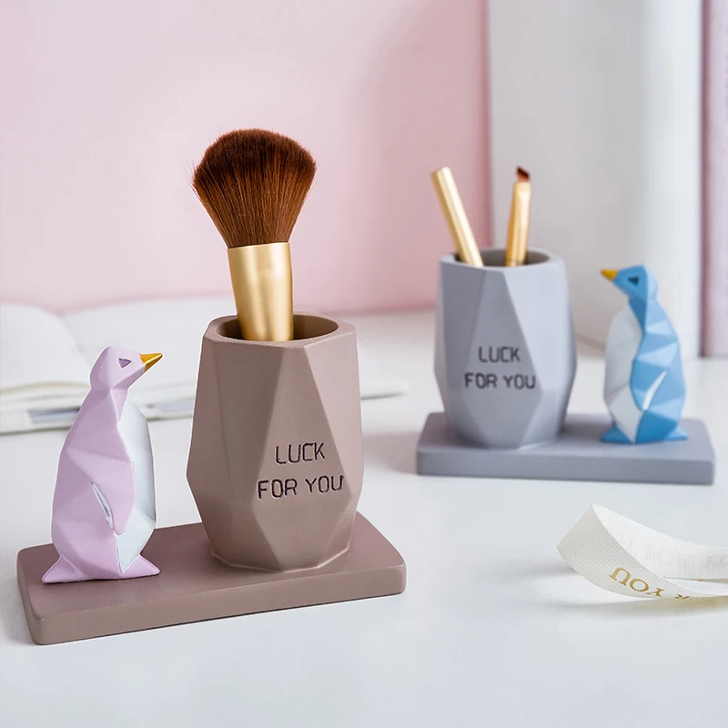 

Resin multi-function Pen Holder Geometric Penguin Storage Box Ornaments Office Desktop Home Decoration Children Christmas Gift