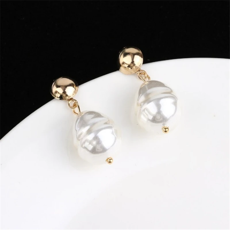 

Explosion boutique pearl simple earrings girls everyday wild