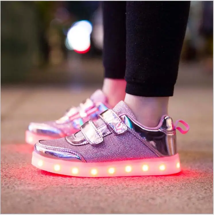 8-цвет детские спортивные туфли модные с яркие светящиеся яркие светодиодные лампы детская повседневная обувь на плоской подошве Размер 26-35 для мальчиков и девочек