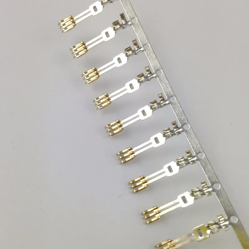 SATA Power Core Connector Housing Pins / Crimp Terminal Special for Sleeved Cable (1 Unit)in