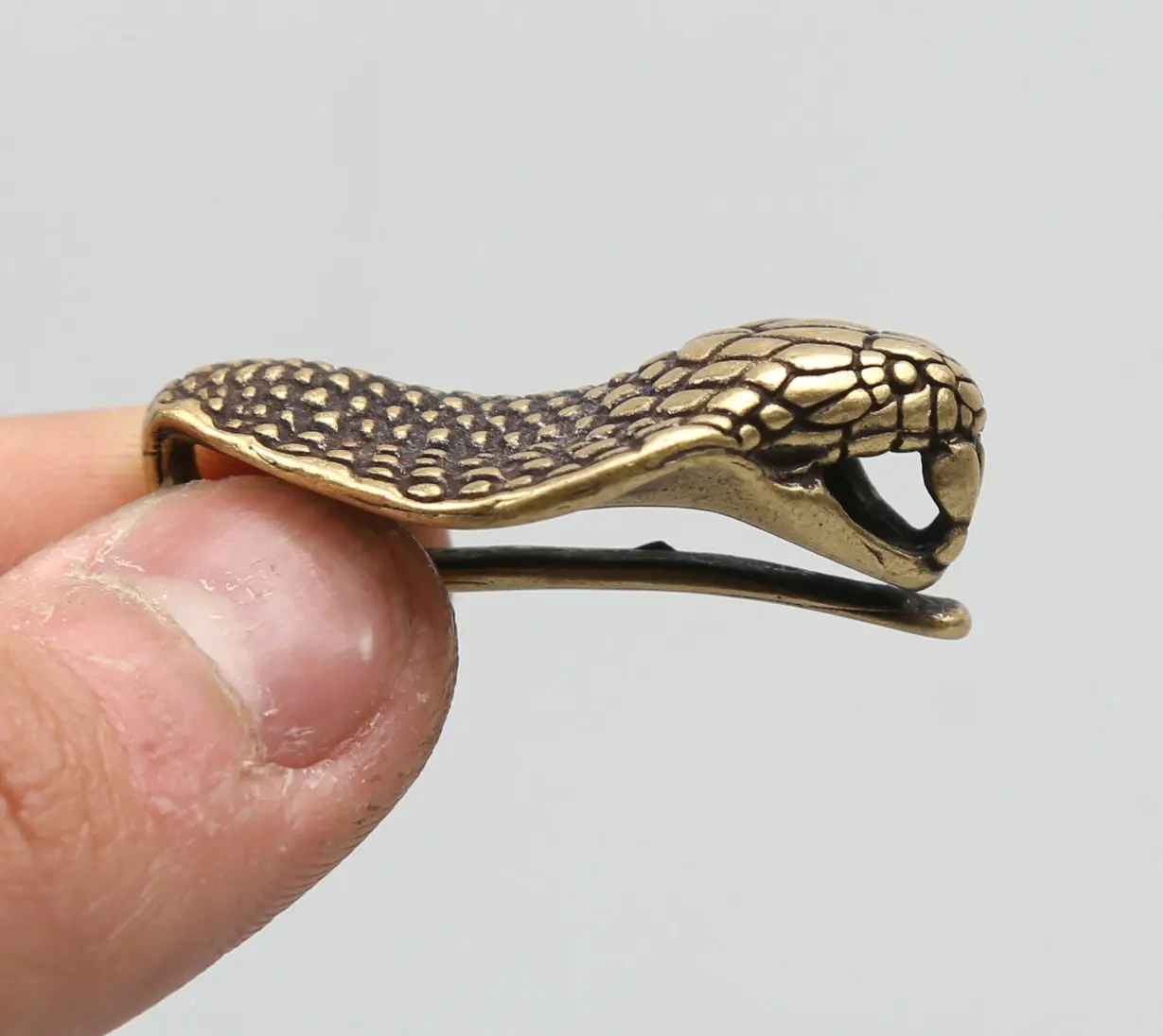 

40MM/1.6"collect Curio Rare China Fengshui Small Bronze Exquisite Animal 12 Zodiac Year Snake Serpent Buckle Statuary Statue 16g