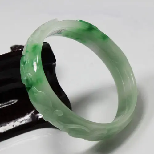 

2431 BEAUTIFUL CHINA HAND-CARVED EMERALD GREEN JADE GEMS BANGLE BRACELET