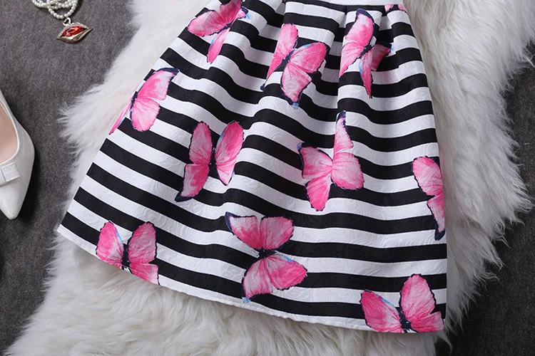 3700381699_1650689686