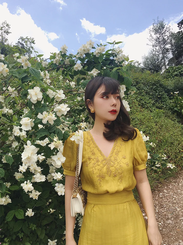 

LYNETTE'S CHINOISERIE Spring Summer Women Elegant Exquisite Handmade Beading V-neck Ruffle Yellow Twinset Dresses