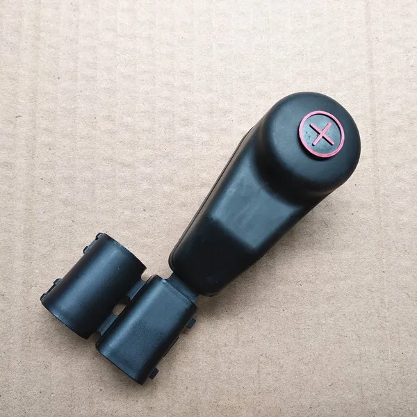 

For HYUNDAI Elantra Battery Positive Line Cover Positive Line Waterproof Cover Plug Cover Plastic Cover + Pole Shield