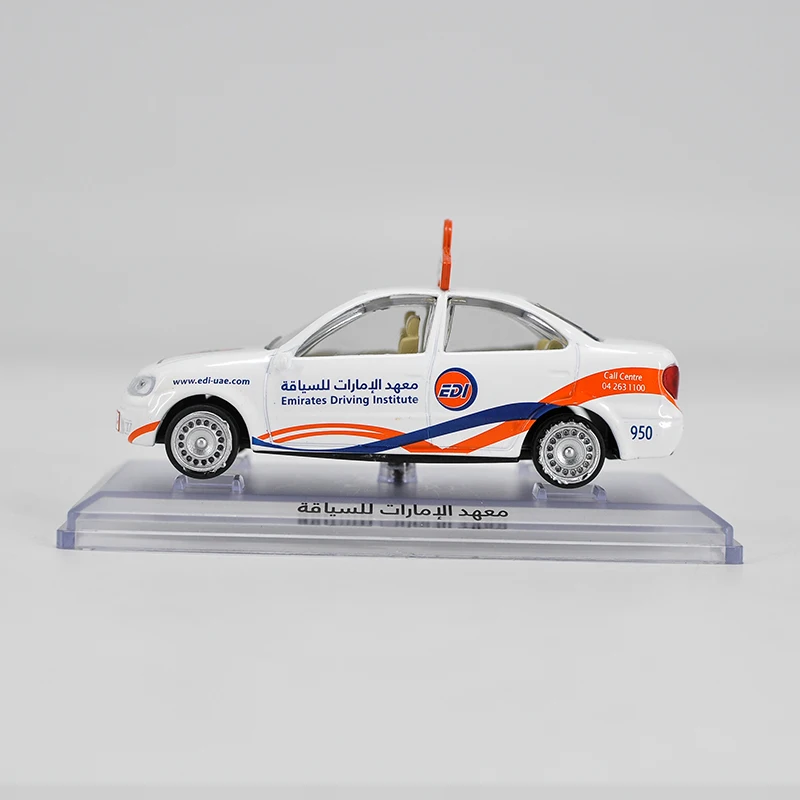 Коллекционные 1/43 литые модели автомобилей сплав металла игрушечные транспортные средства для детей gld3 1:43 nissan emirates вождения автомобиля