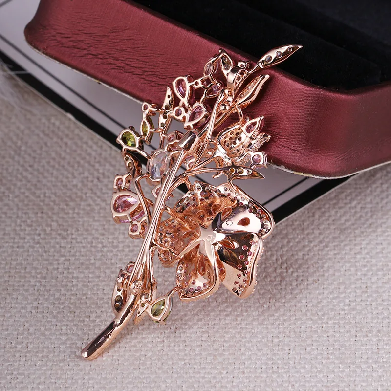 Creative Bridal Jewelry Accessory Pink Cubic Zircon Luxury Rose Flower Brooch Suit Brooches Pin Lady Scarf Button Jewelry Gift