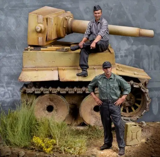 

1/35 Resin Kits German Soldier in Rest 1 Set (Include 2 Soldiers+Tank,no Base,no Oil Drum)