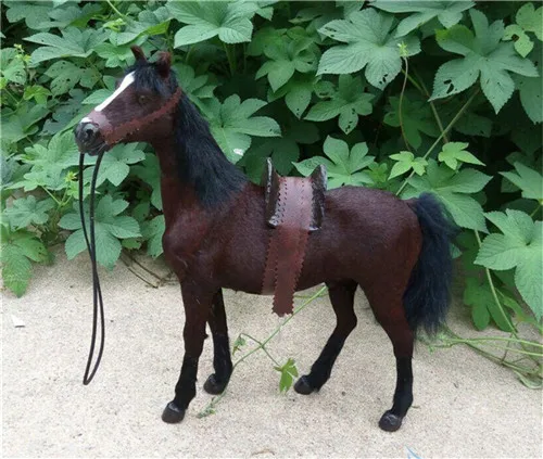 Fancytrader Simulation 16 Scale Ferghana Horse Toy with Saddle Home Decoration Photograph Prop Great Rare Collection 3 Colors (8)