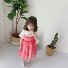 Одежда для маленьких девочек; Детские платья для девочек; Сетчатое платье с вышивкой в виде вишни и букв; платье из двух предметов