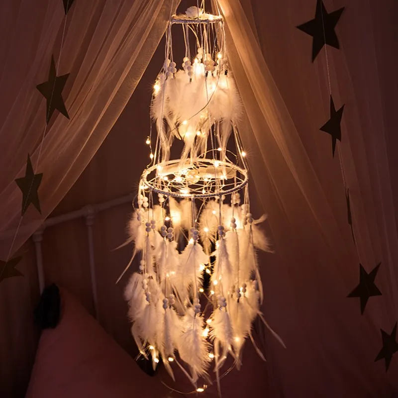 Atrapasueños de luz de estrella LED grande con plumas de gallo blancas perlas atrapasueños colgante de pared para fiesta en casa decoración de boda regalo Atrapasueños de luz de estrella LED grande con plumas de gallo blancas perlas atrapasueños colgante de pared para fiesta en casa decoración de boda regalo