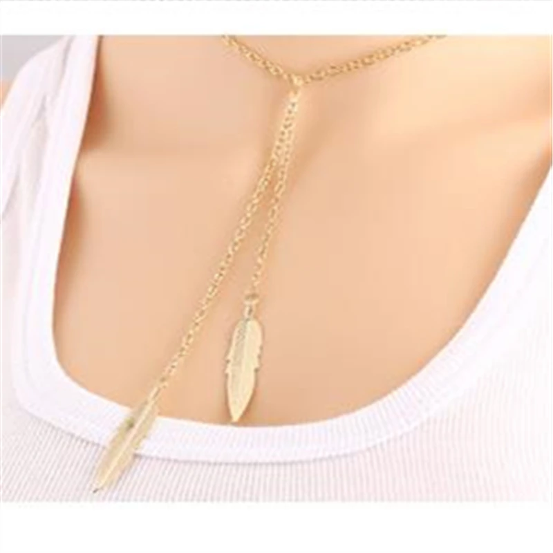 

WOMEN'S HOLLOW DOUBLE MAPLE LEAF PENDANT NECKLACE COLOUR DOUBLE LEAF NEW