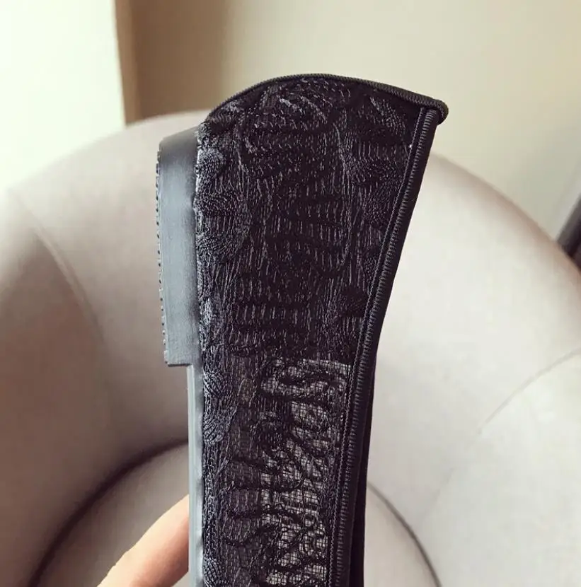 Новые дышащие сетчатые туфли на плоской подошве с бантом; коллекция года; сезон весна-лето; модные тонкие туфли черного цвета с вырезами в европейском и американском стиле; большие размеры