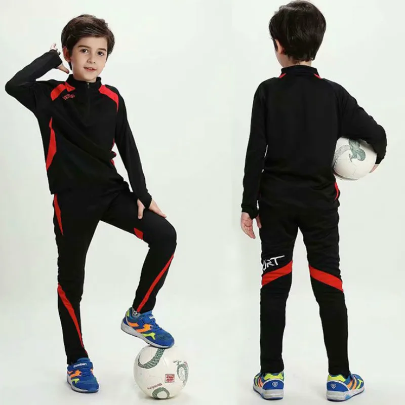 Тренировочный костюм для мальчика. Тренировочные костюмы мальчиков. Костюм для тренировок детский. Штаны для футболистов для 5 лет картинки.