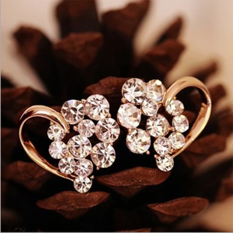 

2019 New Cute Bijoux Peach Heart Zircon Crystal Stud Earrings For Women Party Daily Wear Jewelry Wedding Accessories Wholesale
