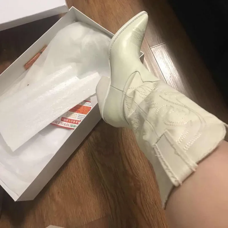 

Botines Mujer 2019 Top Leather Long Boots Embroidery Pointed Toe Western Woman Boots High Heels Shoes Women Big Size