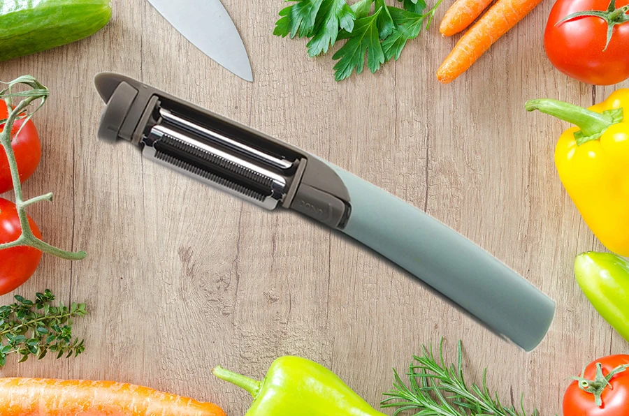 Rotary Vegetable Peeler with 3 Blades