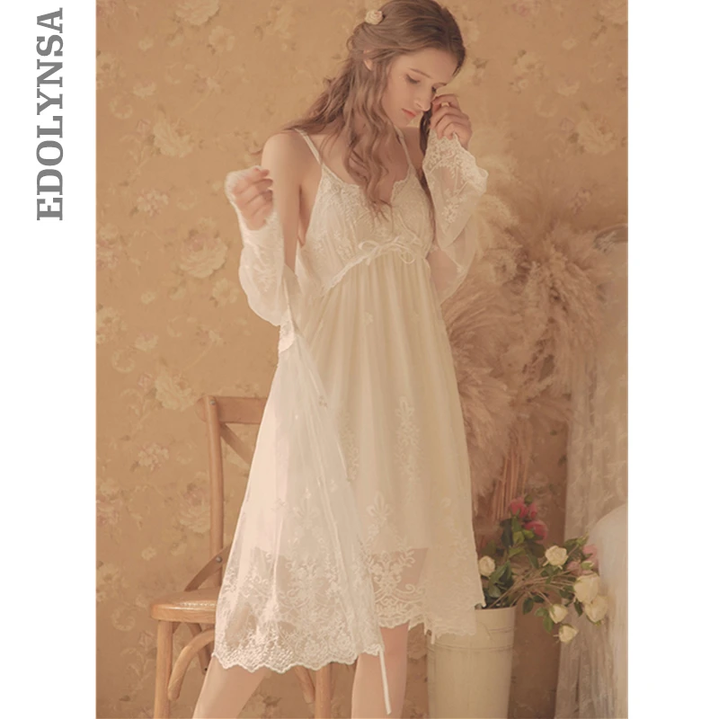 

2019 Vintage Victorian 2 Pieces Sleepwear Robe Gown Set Retro Women Home Wear Bathrobe White Lace Kimono Cotton Night Dress T486