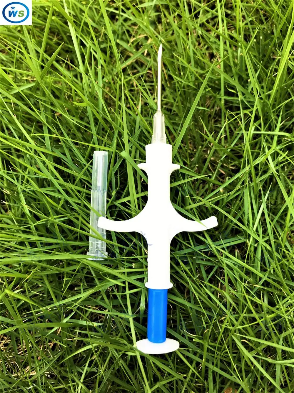 

20pcs/lot 1.4*8mm 134.2KHz FDX-B Embedded Pet Microchips with Syringe for animals Pig Cow Cattle Pig Horse Identification