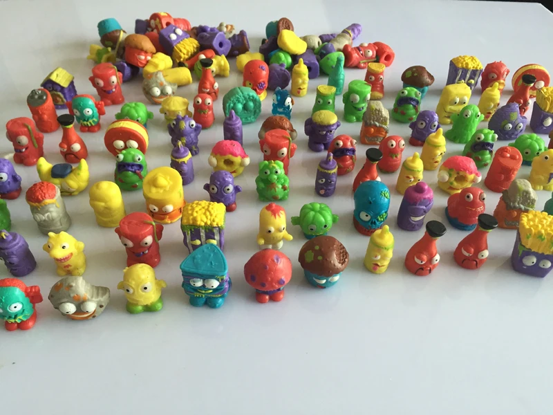 

50PCS Colorful cartoon anime action figure toy2-3cm, PVC soft garbage trash pack model toy for children, randomly sending