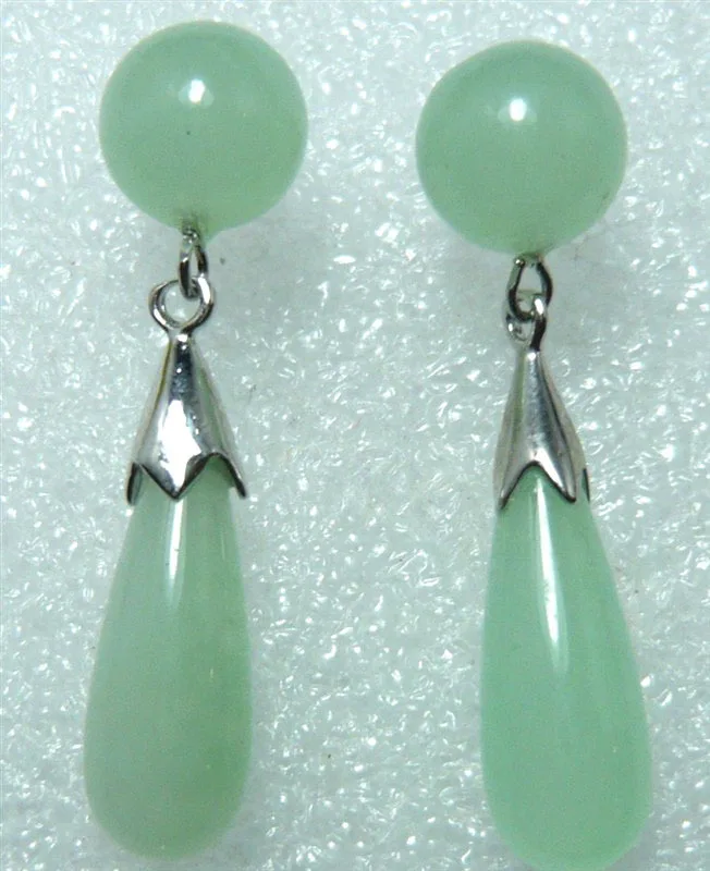 

fine handmade green jade stud earrings 5.29