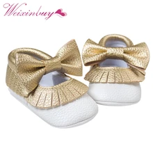 Детская обувь золотистого цвета; Мокасины с мягкой подошвой для новорожденных; обувь из искусственной кожи без застежки для первых шагов