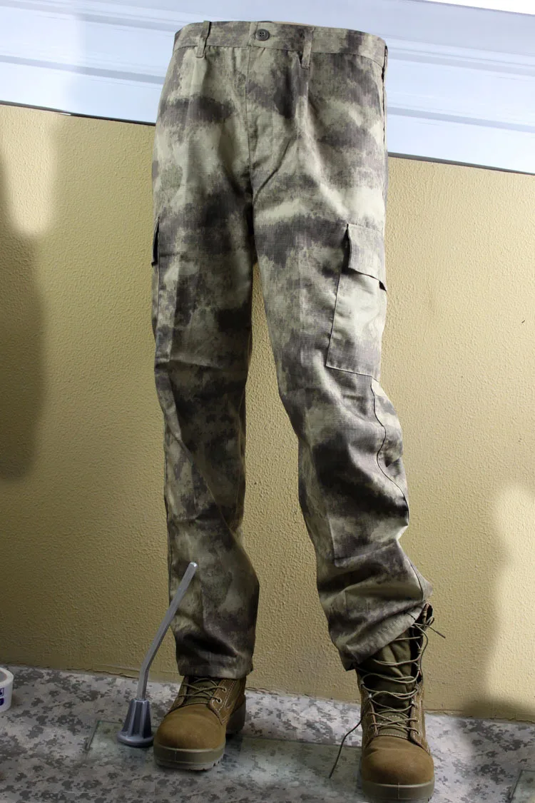 Мужские брюки в армейском стиле камуфляжной расцветки