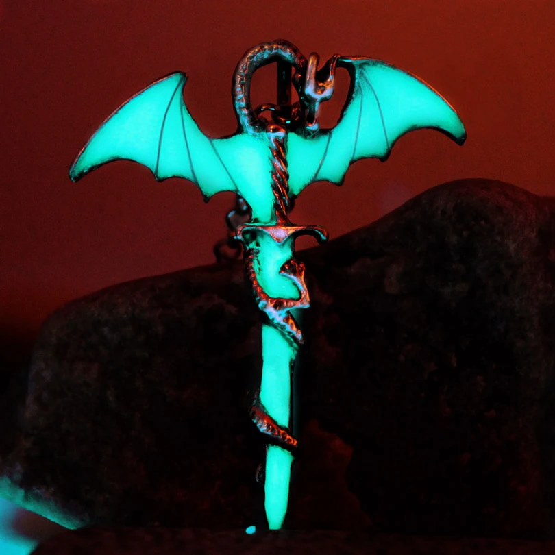 Game of Thrones Dragon Sword Punk Luminous Necklace Targaryen Glow Chain Pendant Game of Thrones Dragon Sword Punk Luminous Necklace Targaryen Glow Chain Pendant