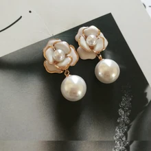 Трендовые стильные серьги-гвоздики в виде цветка камелии, жемчужные серьги Букле д 'ореиль, женские серьги, шикарные ювелирные изделия