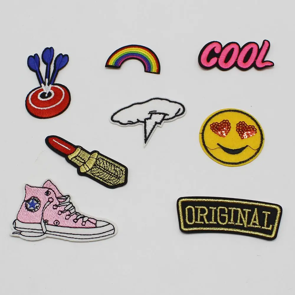 

1pcs / lot cartoon darts sports shoes cool rainbow embroidery iron stickers clothes clothes sewing theme badge DIY clothing bag